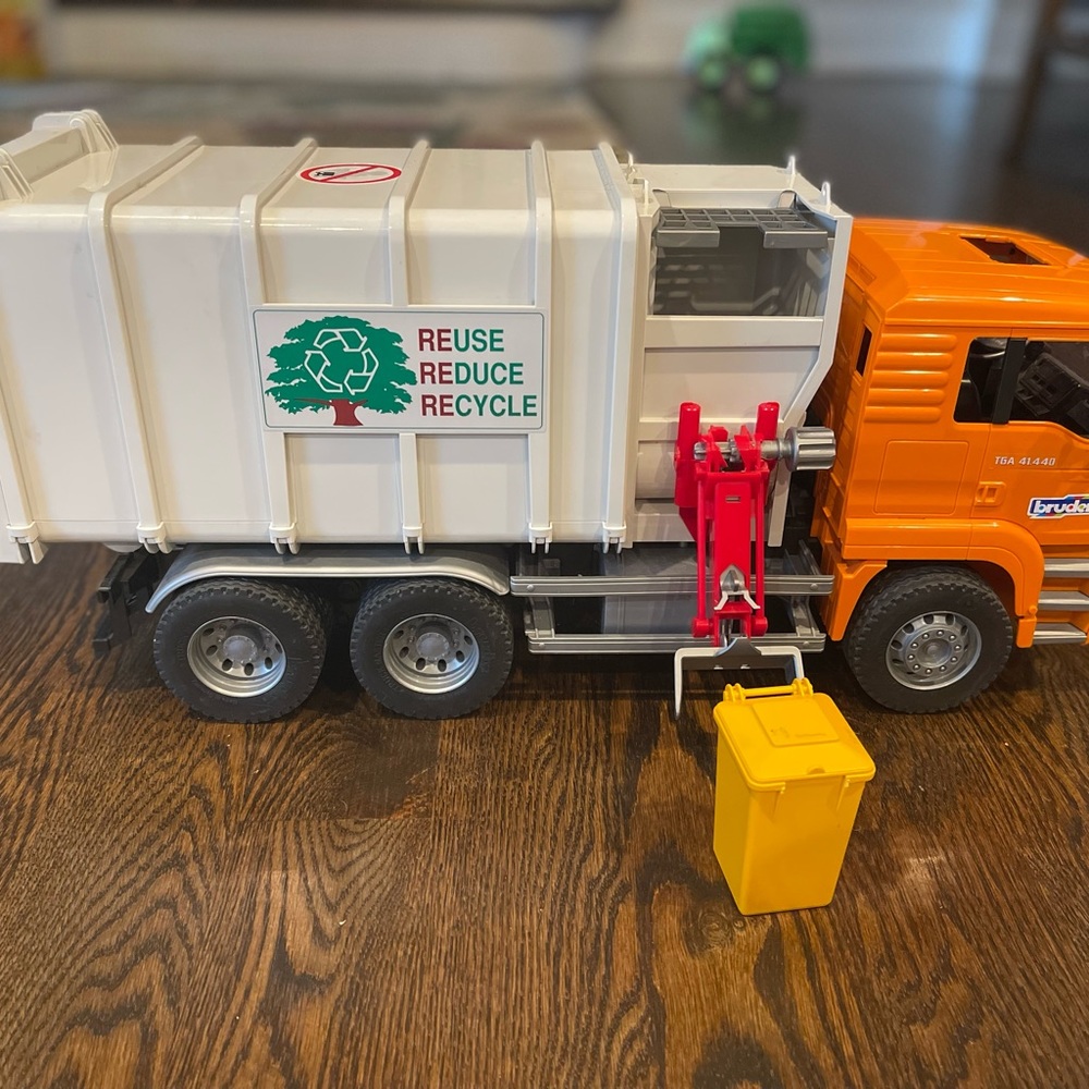 Bruder Toy Recycling Truck